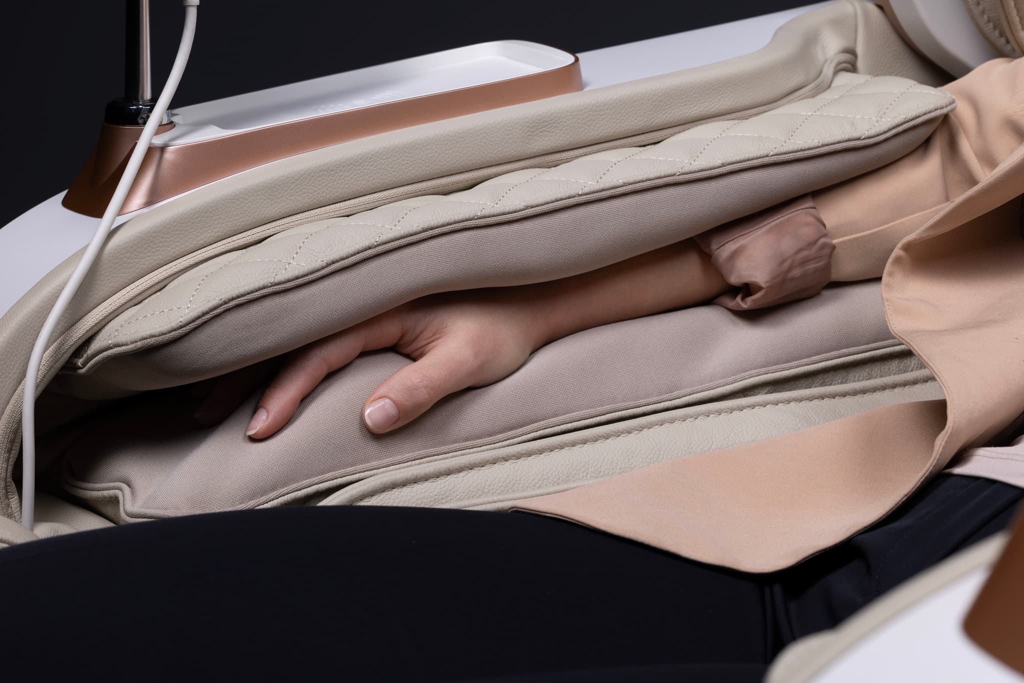 Shiatsu párnákkal történő tenyér- és karmasszázs