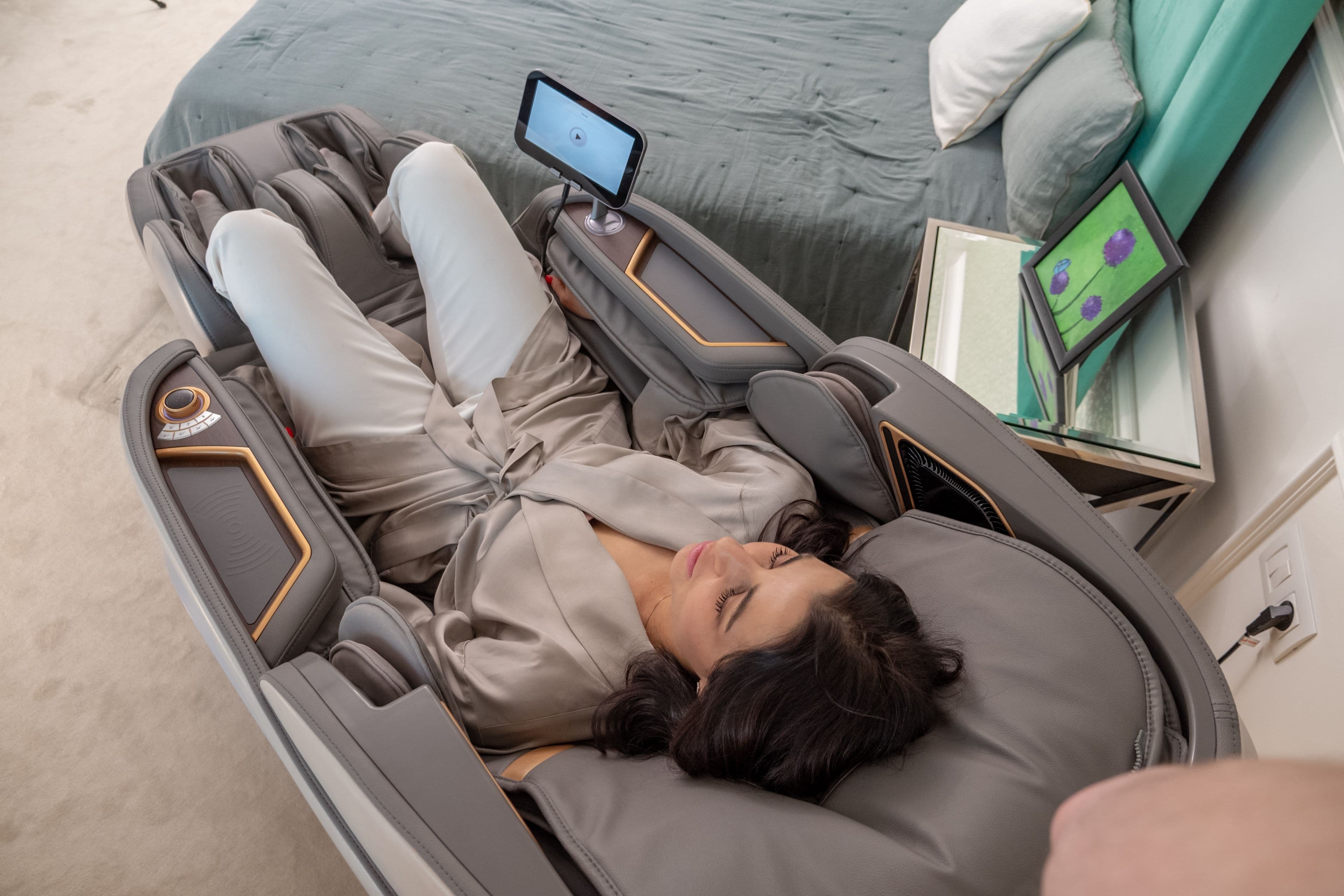 Vádligyúrás és vádlimasszírozó egység állítása- Kinyújtható lábtartó 20 cm hosszúságban